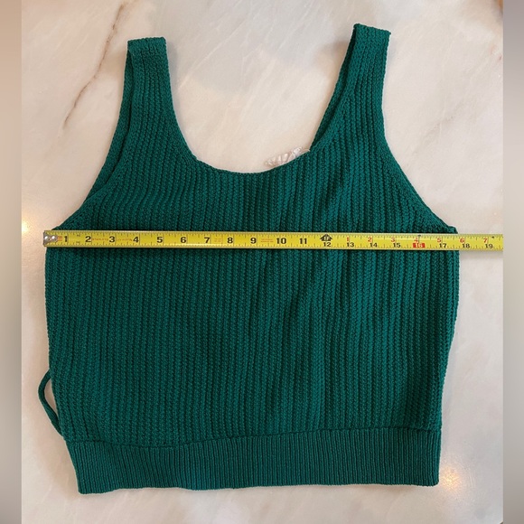 Vince Crossover V-Back Green Ribbed Tank Large NWT - Picture 10 of 14